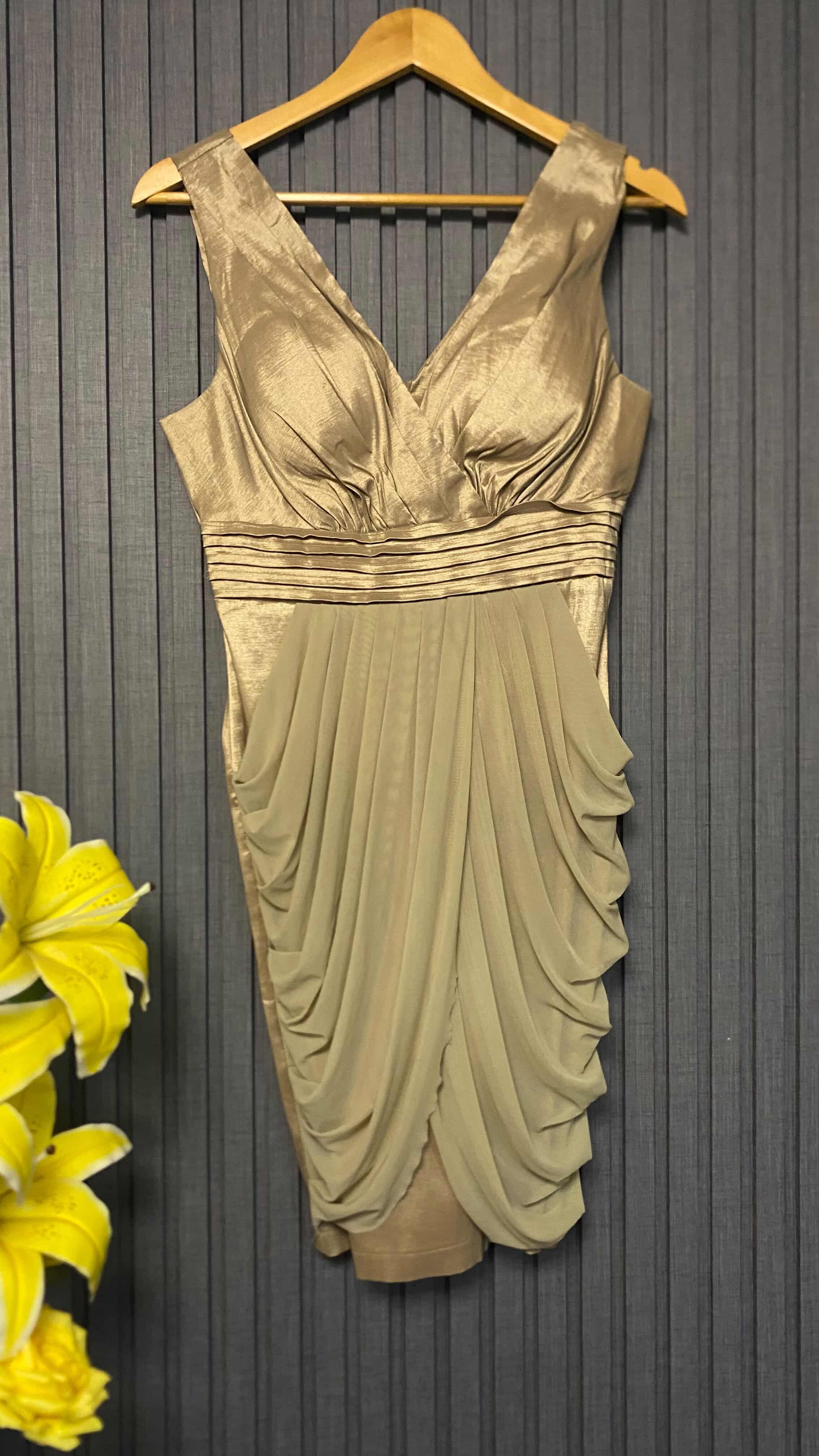 Vestido de satén de segunda mano